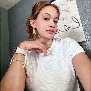 Meet your Posher, Kenia